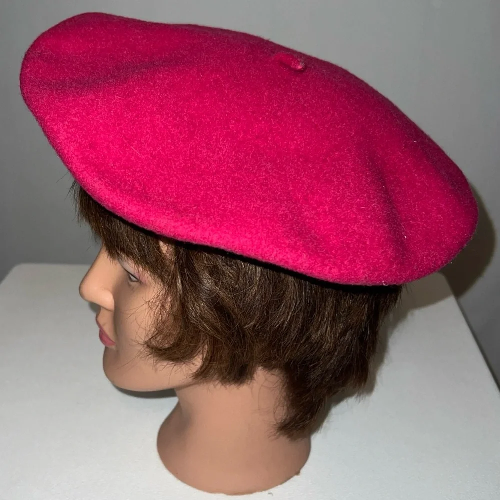 Kangol Beret Hat Cap Womans One Size Pink Modelaine100% wool Designed GP Casual